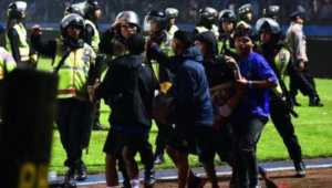 bao-loan-bong-da-indonesia-cuoc-au-da-lon-nhat-the-gioi